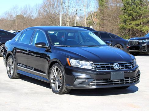 Used 2017 Volkswagen Passat 1.8T R-Line image 9