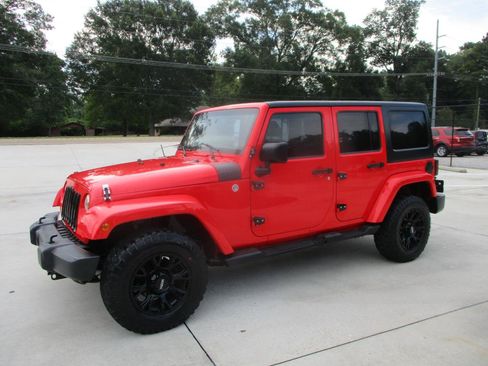 Used 2013 Jeep Wrangler Unlimited Sahara w/ Trailer Tow Group AWD/4WD image 6