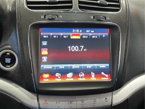 Used 2019 Dodge Journey SE FWD image 13