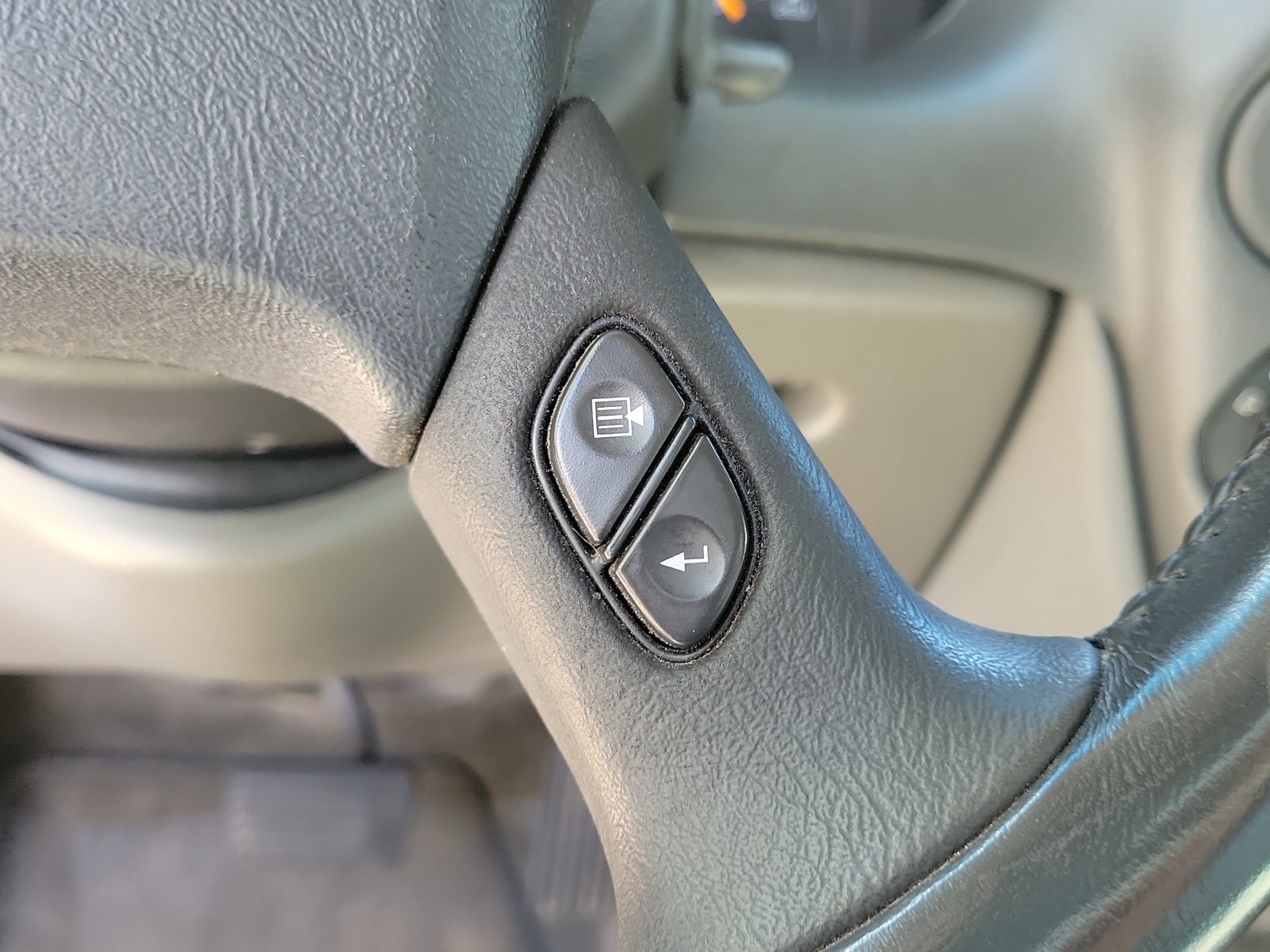 Used 2002 Chevrolet TrailBlazer LTZ RWD image 23