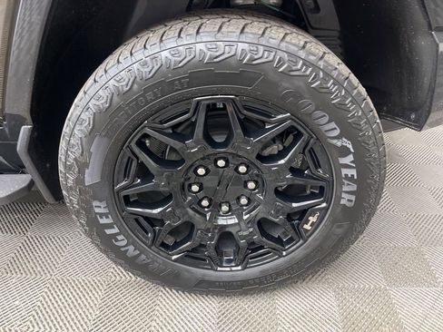 New 2025 GMC Hummer EV 2X image 4