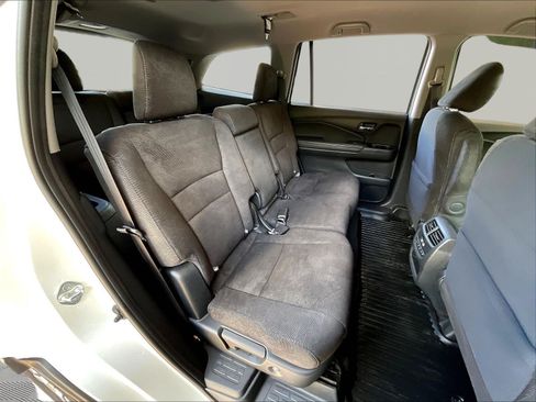 Used 2021 Honda Pilot EX image 25