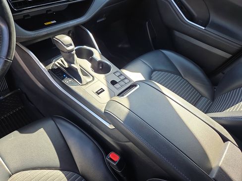 Used 2023 Toyota Highlander XSE image 25