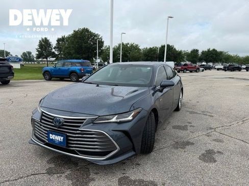 Used 2020 Toyota Avalon Limited w/ Advanced Safety Package FWD image 5