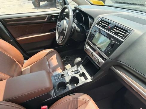 Used 2017 Subaru Outback 3.6R Touring AWD/4WD image 23