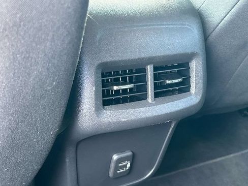 Used 2022 Chevrolet Equinox LT FWD image 17