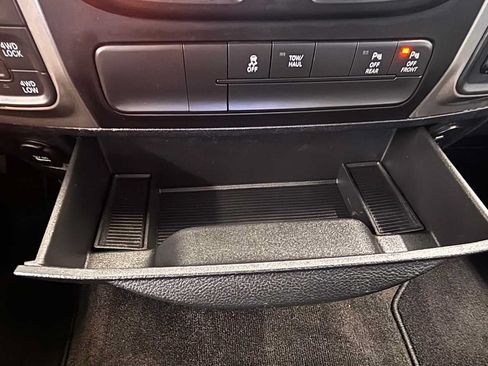 Used 2018 RAM 1500 Big Horn AWD/4WD image 23