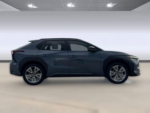 Used 2023 Subaru Solterra AWD image 8