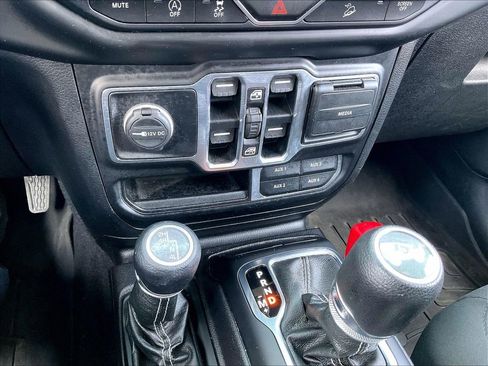 Used 2021 Jeep Wrangler Unlimited Sahara w/ Dual Top Group image 24