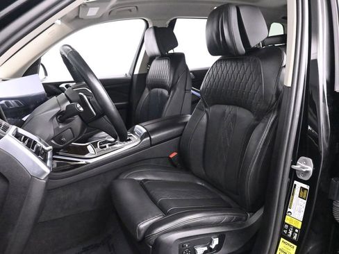 Used 2023 BMW X7 xDrive40i w/ Premium Package image 12