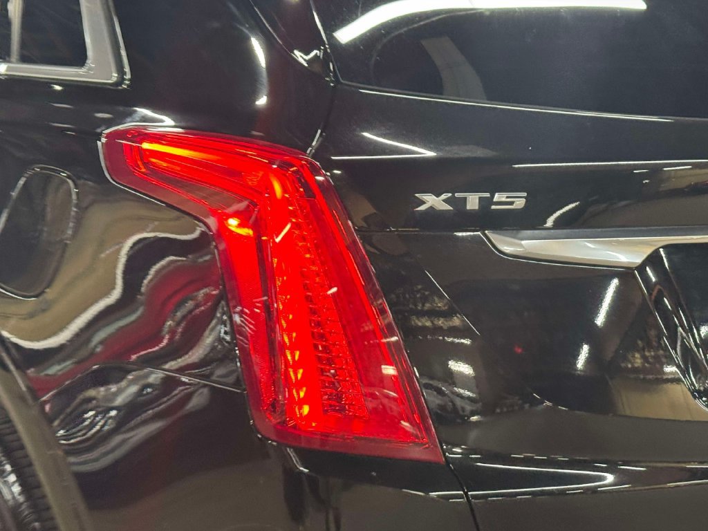 Used 2018 Cadillac XT5 FWD image 8