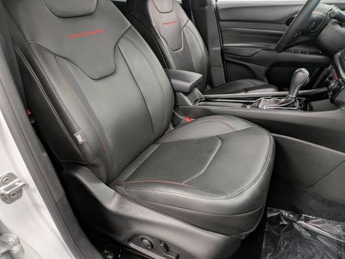 Used 2025 Jeep Compass Trailhawk w/ Trailhawk Elite Group AWD/4WD image 29