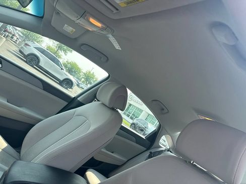 Used 2017 Hyundai Sonata SE FWD image 10