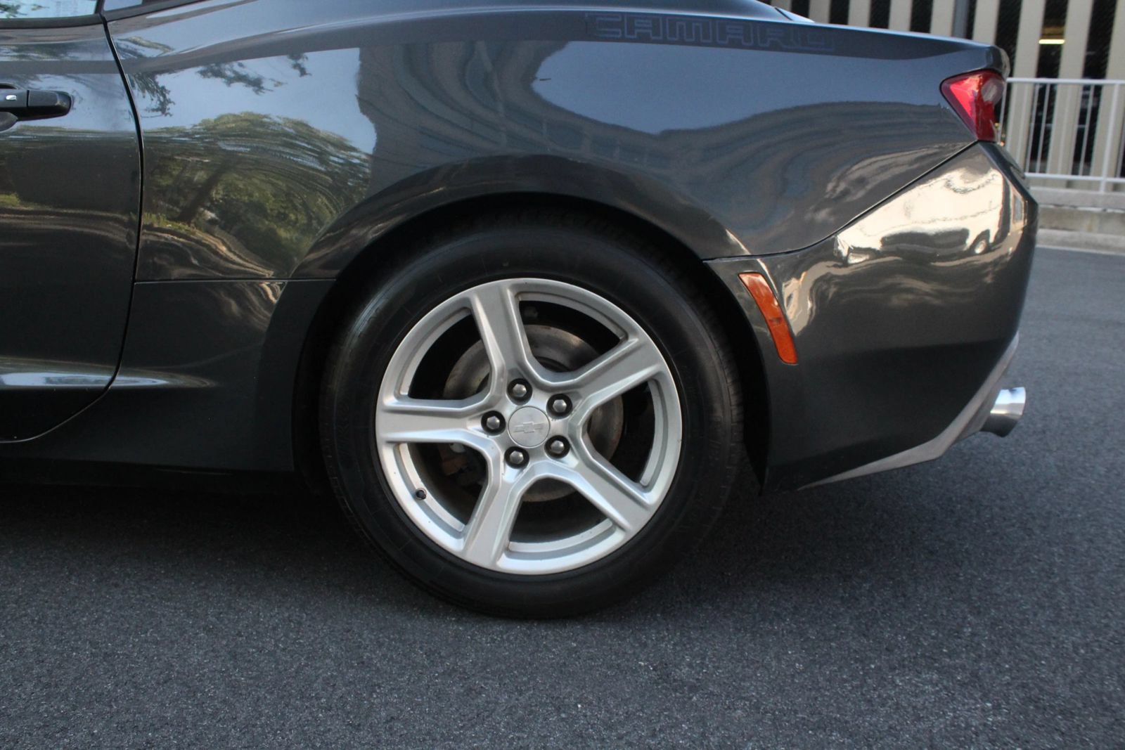 Used 2016 Chevrolet Camaro LT RWD image 10