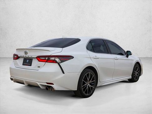 Used 2021 Toyota Camry SE FWD image 5