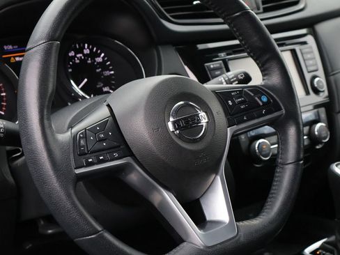Used 2019 Nissan Rogue SV w/ Premium Package AWD/4WD image 41