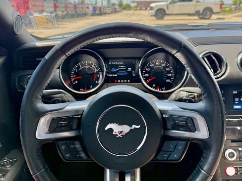 Used 2017 Ford Mustang Coupe RWD image 15