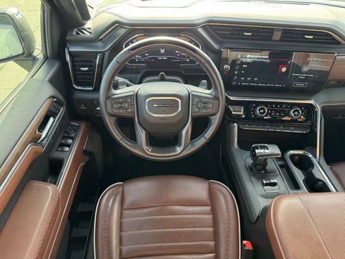 Used 2025 GMC Sierra 1500 Denali Ultimate AWD/4WD image 11