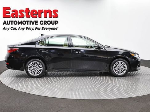 Used 2015 Lexus ES 350 w/ Luxury Package FWD image 4