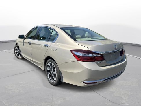 Used 2017 Honda Accord EX image 8