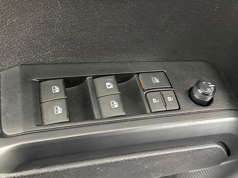 Used 2023 Toyota Tacoma SR AWD/4WD image 28