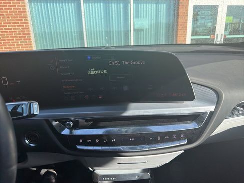 Used 2024 Cadillac Lyriq Luxury image 9