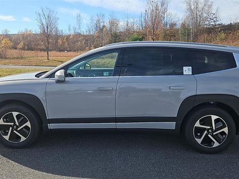 New 2026 Hyundai Ioniq 9 SE image 4