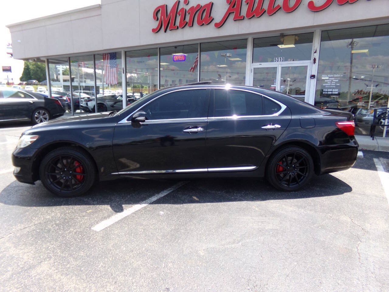 Used 2010 Lexus LS 460 RWD image 2