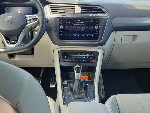 Used 2022 Volkswagen Tiguan SE R-Line FWD image 18