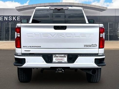 Used 2024 Chevrolet Silverado 2500 High Country w/ Technology Package image 4
