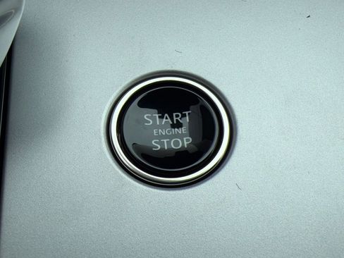 New 2026 Land Rover Range Rover Long Wheelbase SE image 26