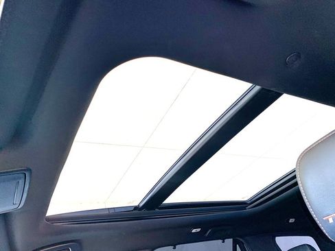 Used 2025 Honda Pilot TrailSport image 17