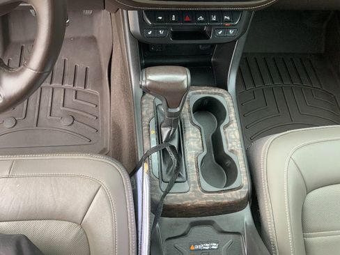 Used 2021 GMC Canyon Denali image 20