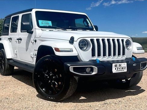 Used 2022 Jeep Wrangler Unlimited Sahara w/ Cold Weather Group AWD/4WD image 3
