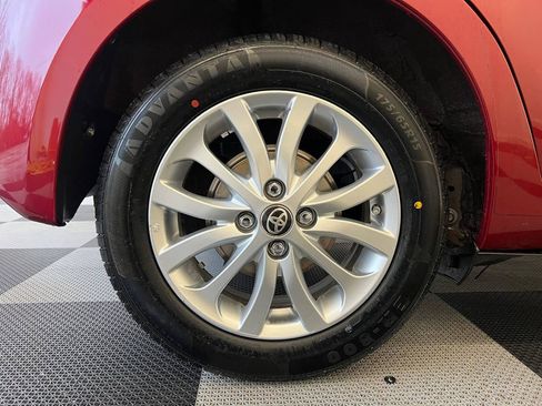 Used 2018 Toyota Yaris LE image 28