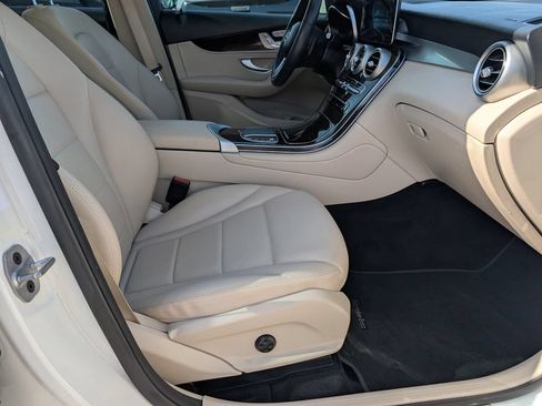 Used 2022 Mercedes-Benz GLC 300 image 24