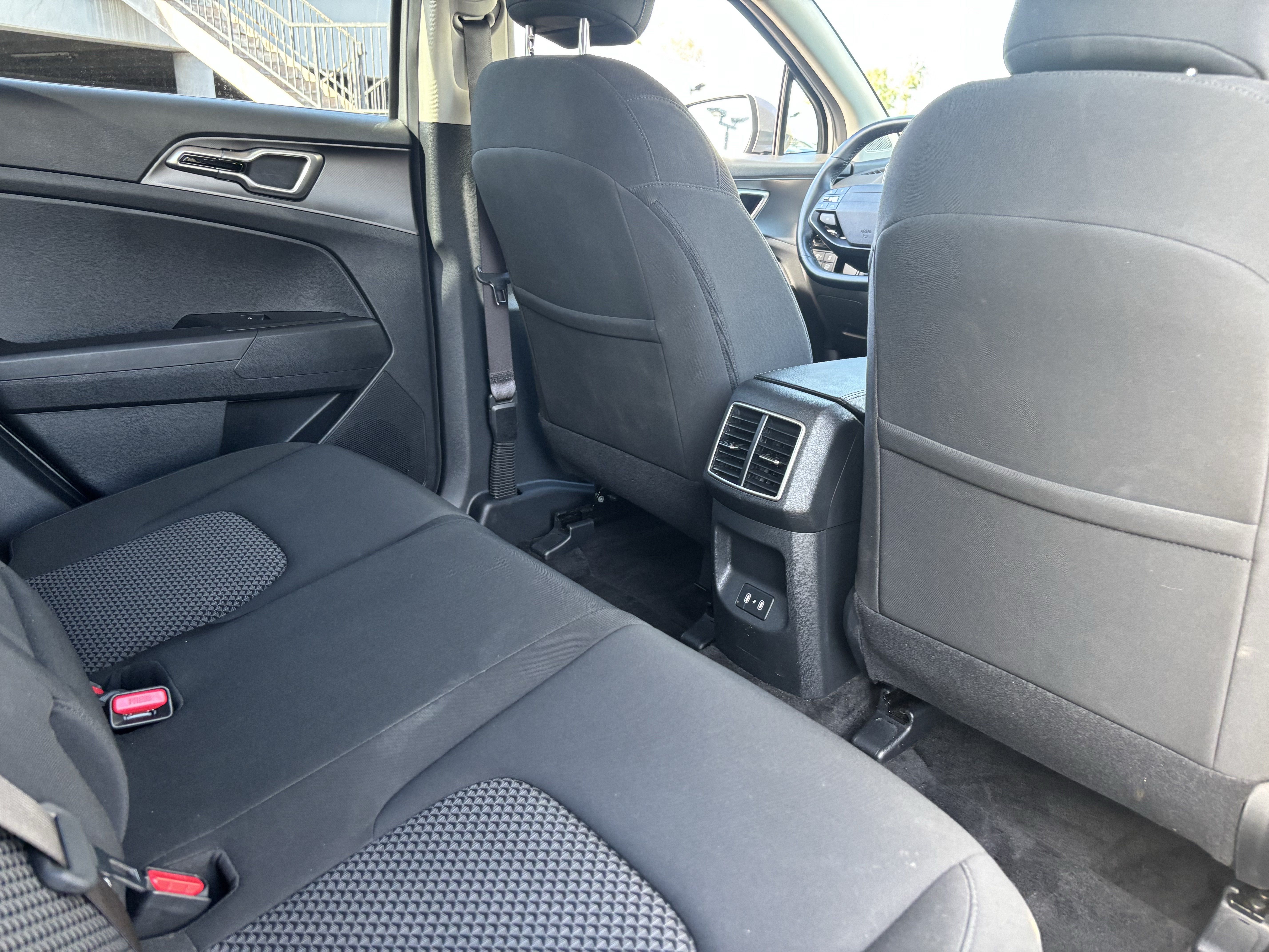 Certified 2026 Kia Sportage LX FWD image 11