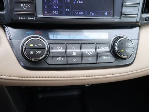 Used 2013 Toyota RAV4 Limited AWD/4WD image 22