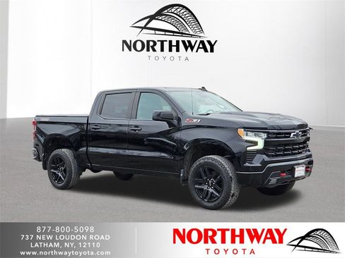 Used 2022 Chevrolet Silverado 1500 LT Trail Boss image 1
