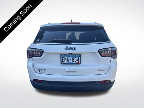 Used 2018 Jeep Compass Latitude w/ Popular Equipment Group AWD/4WD image 5