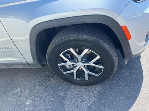 Used 2025 Jeep Grand Cherokee L Limited w/ Trailer Tow Package AWD/4WD image 7