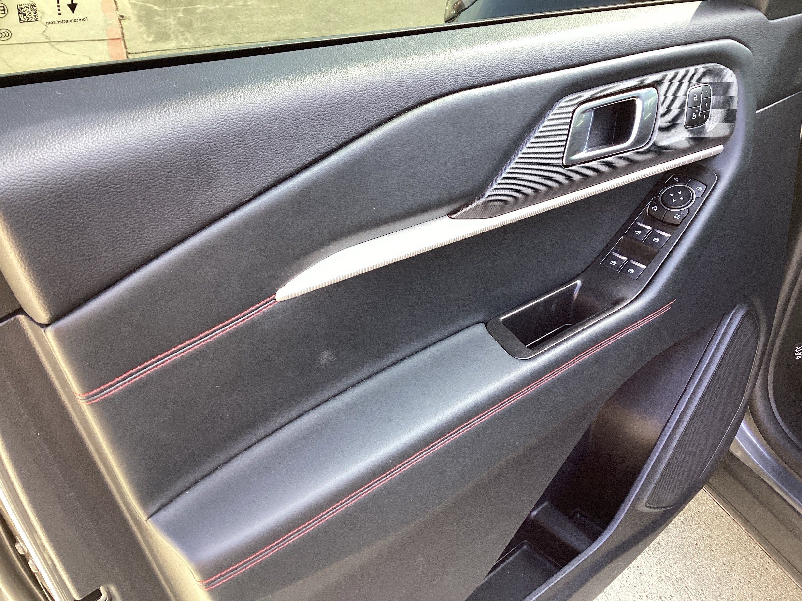 Used 2025 Ford Explorer ST-Line w/ Premium Package RWD image 18