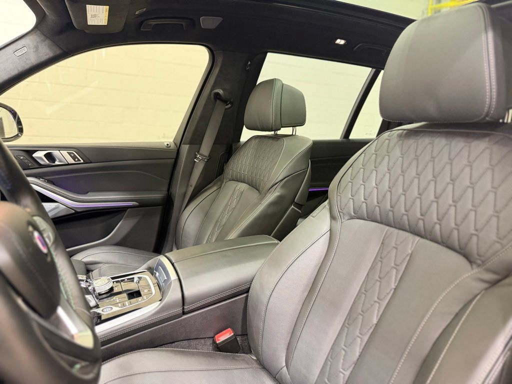 Used 2025 BMW ALPINA XB7 AWD/4WD image 51