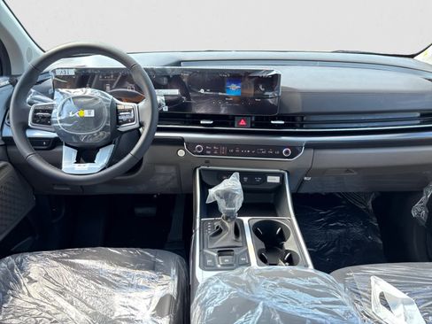 New 2026 Kia Carnival FWD image 13