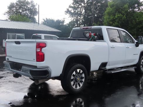 Used 2024 Chevrolet Silverado 2500 LT AWD/4WD image 18