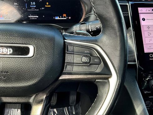 Used 2022 Jeep Grand Cherokee L Limited image 18