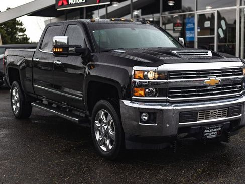 Used 2019 Chevrolet Silverado 2500 LTZ w/ Duramax Plus Package AWD/4WD image 8