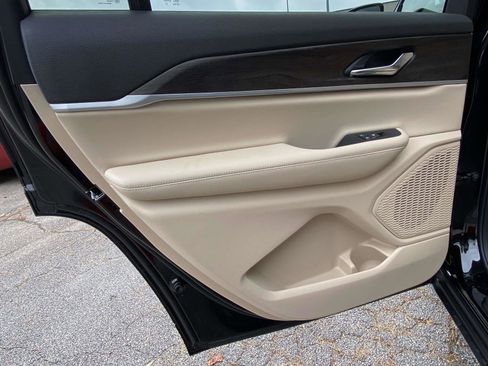 New 2025 Jeep Grand Cherokee L Limited AWD/4WD image 13