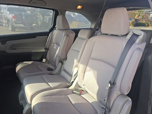 Used 2018 Honda Odyssey EX image 7
