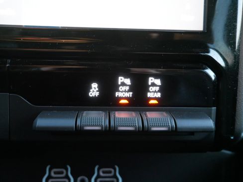 Used 2025 RAM 1500 Laramie image 23